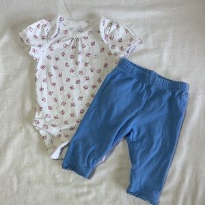 GAP - White and Blue 2 piece Matching Baby/Newborn Set